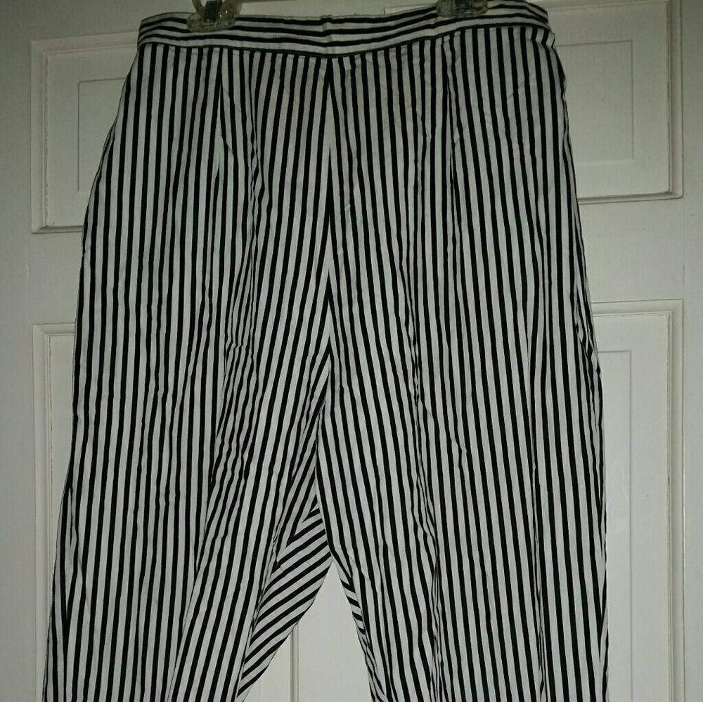Vintage Faye Robin Black & Ivory Stripe Sz 10